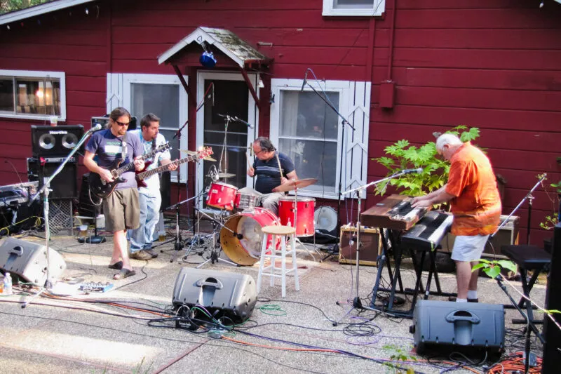 Jack Straw performs at the 2010 Porter Party on Nimshew Ridge.