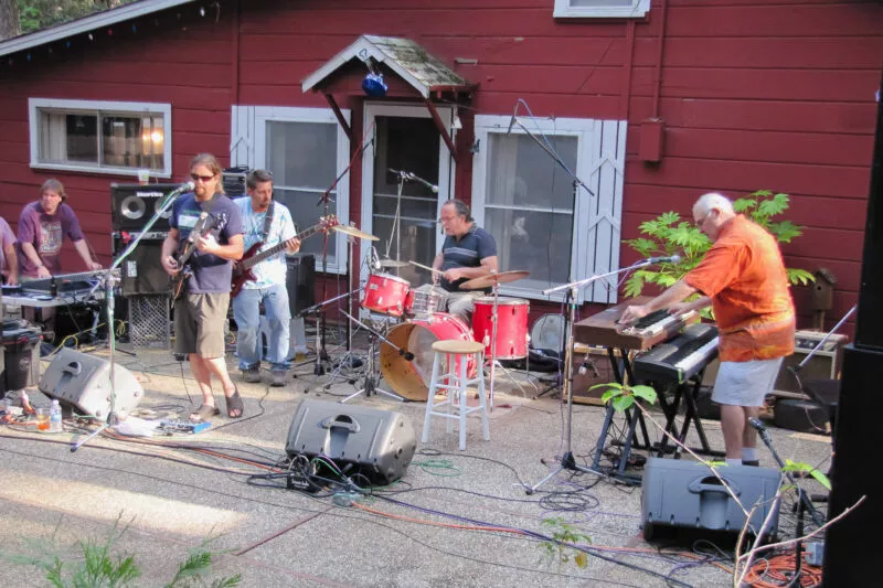 Jack Straw performs at the 2010 Porter Party on Nimshew Ridge.