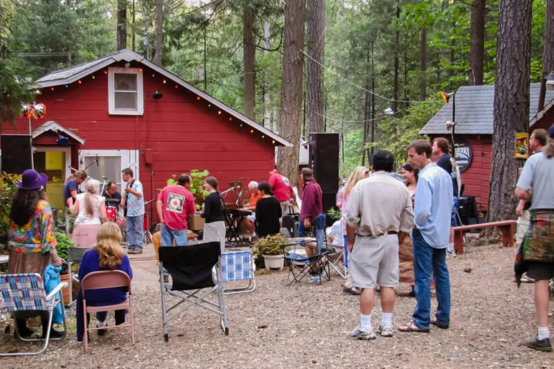 Jack Straw performs at the 2010 Porter Party on Nimshew Ridge.