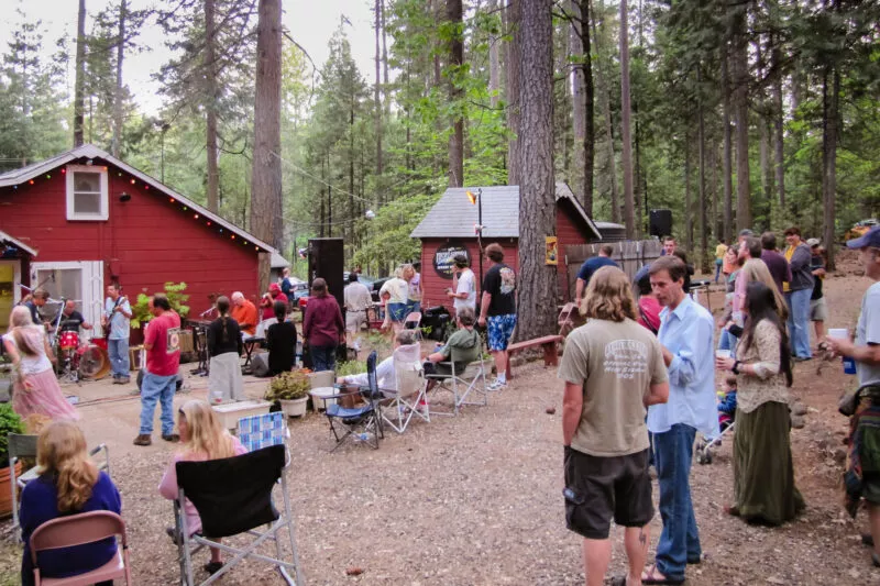 Jack Straw performs at the 2010 Porter Party on Nimshew Ridge.