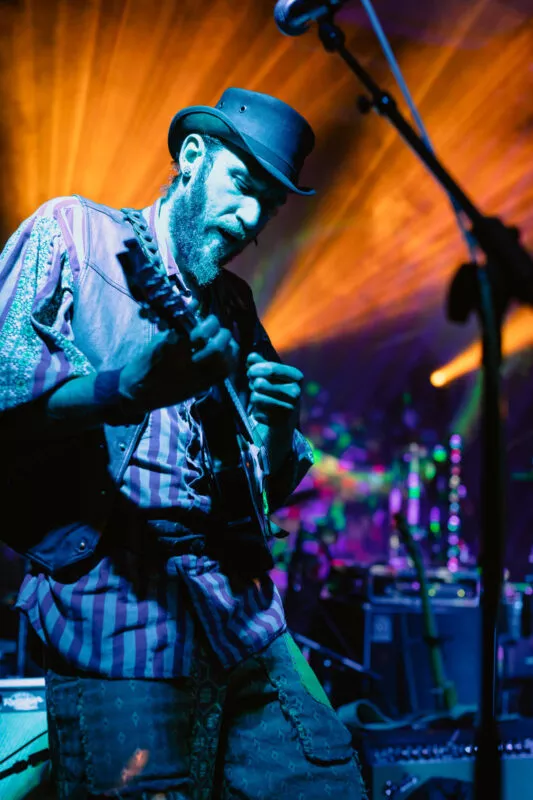 Low Flying Birds perform at Lambstock 2021