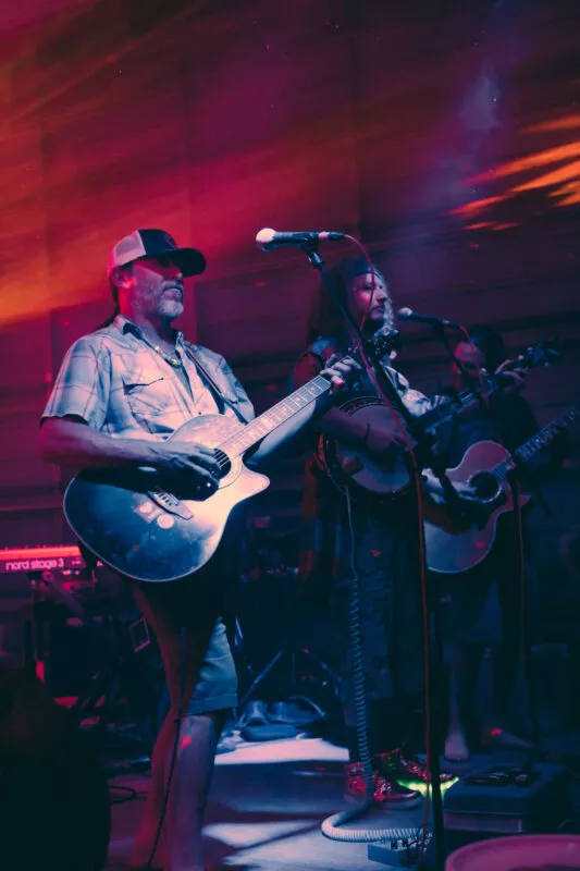 Low Flying Birds perform at Lambstock 2021